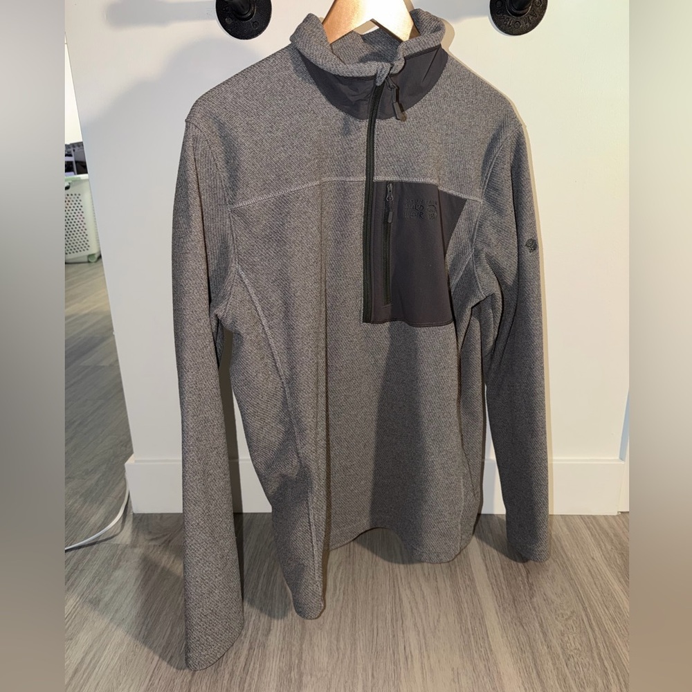 Mountain Hardwear Gray Quarter-Zip Fleece Pullover